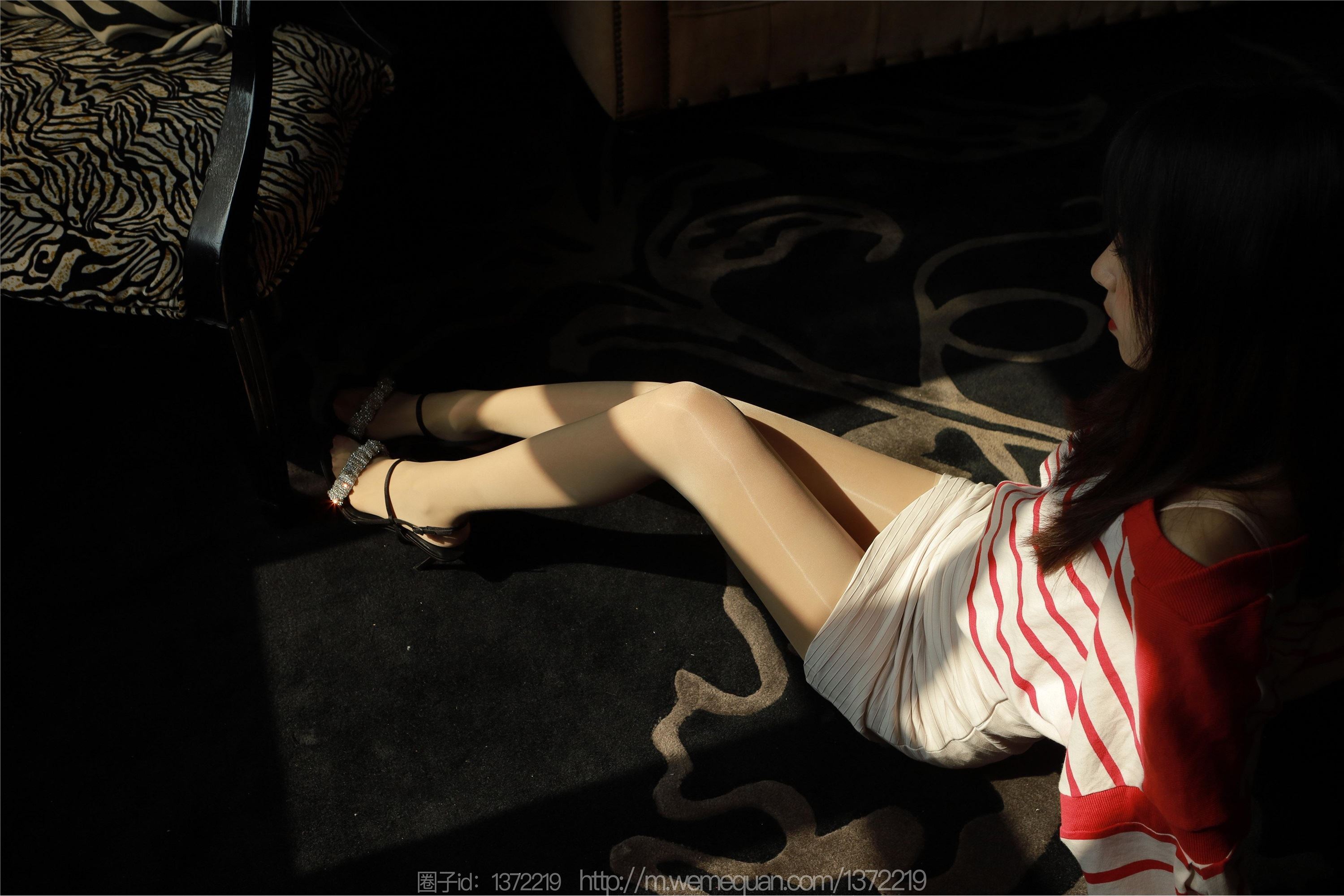 IESS异思趣向  2023.02.22 丝享家 1369 美子《藏在光影里》